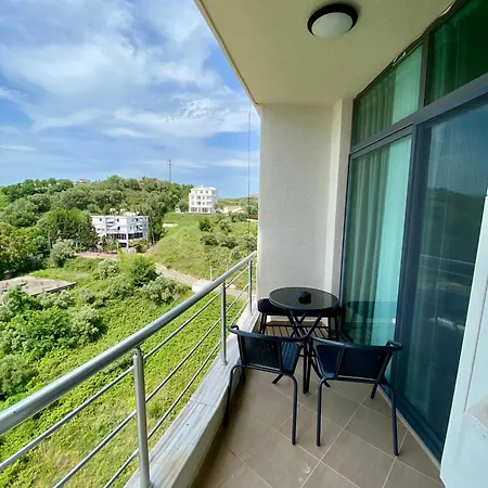 Retreat-a * Durrës